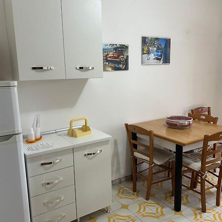 Apartamento Il Girasole Torre dell'Orso Exterior foto